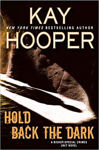 Kay Hooper - Hold Back the Dark Audio Book Free